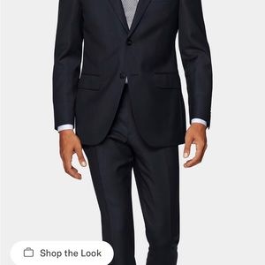 Suitsupply. Dark Grey Napoli Suit
Pure Wool by Reda, Italy. Size 44
